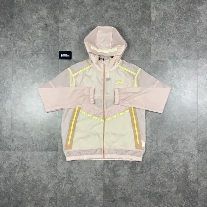 Nike Wildrun Windrunner Jacket Tan