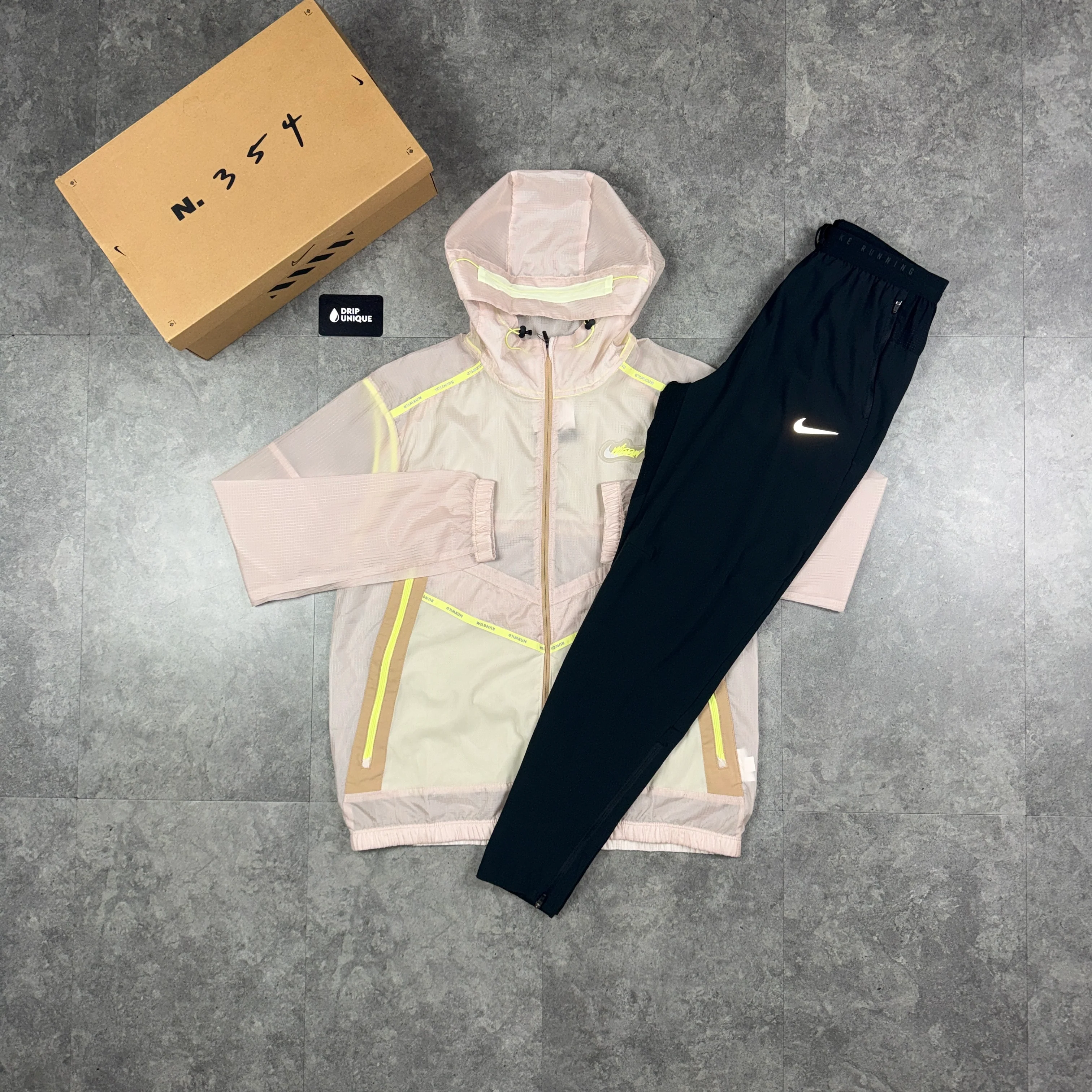 Nike Wildrun Windrunner Jacket Tan