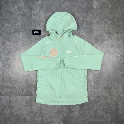 Nike UV Windrunner Jacket Chicago Finisher Mint