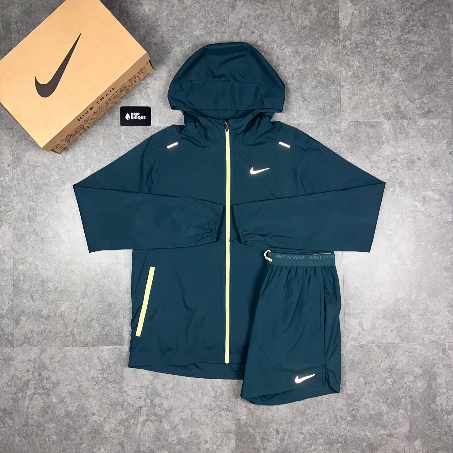 Nike UV Windrunner Jacket Deep Jungle