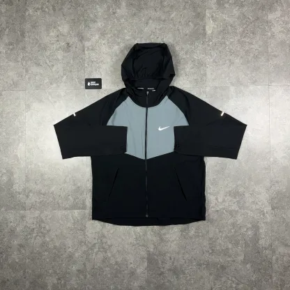Nike Woven Repel Miler Windrunner Jacket Black / Grey