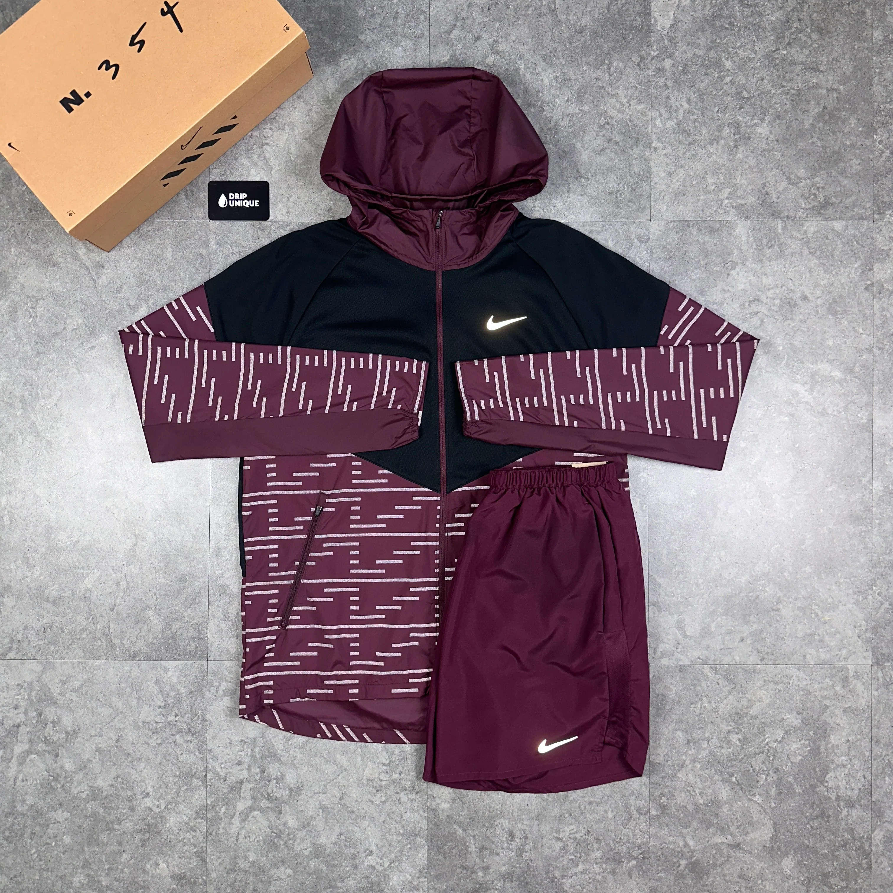 Nike Repel Running Division Flash Windrunner Jacket Maroon