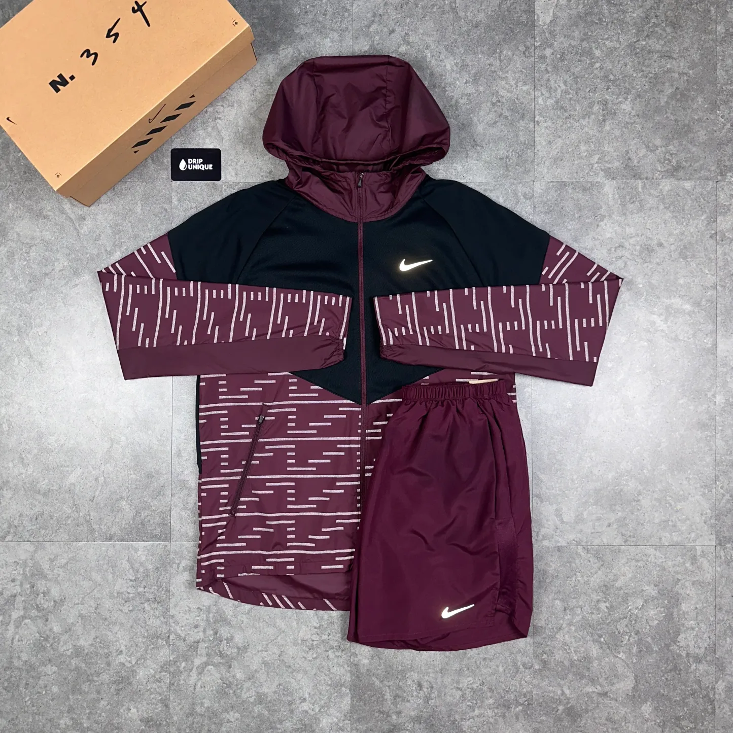 Nike Repel Running Division Flash Windrunner Jacket Maroon
