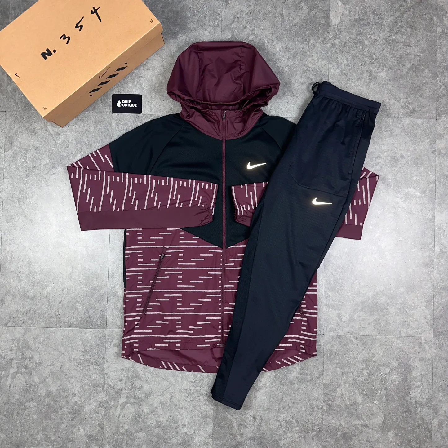 Nike Repel Running Division Flash Windrunner Jacket Maroon