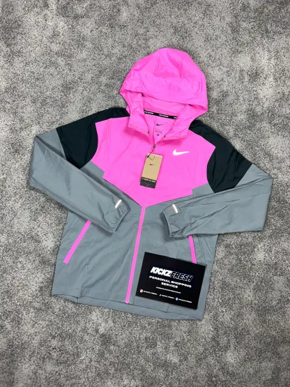 Nike Windrunner Jacket Hyper Black Pink