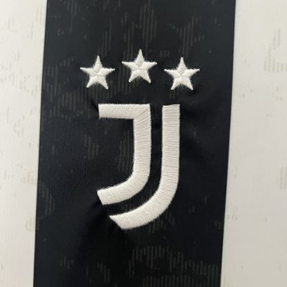 Officiële Juventus Thuis Shirt 2024/2025 - Zwart en Wit met Klassieke Strepen