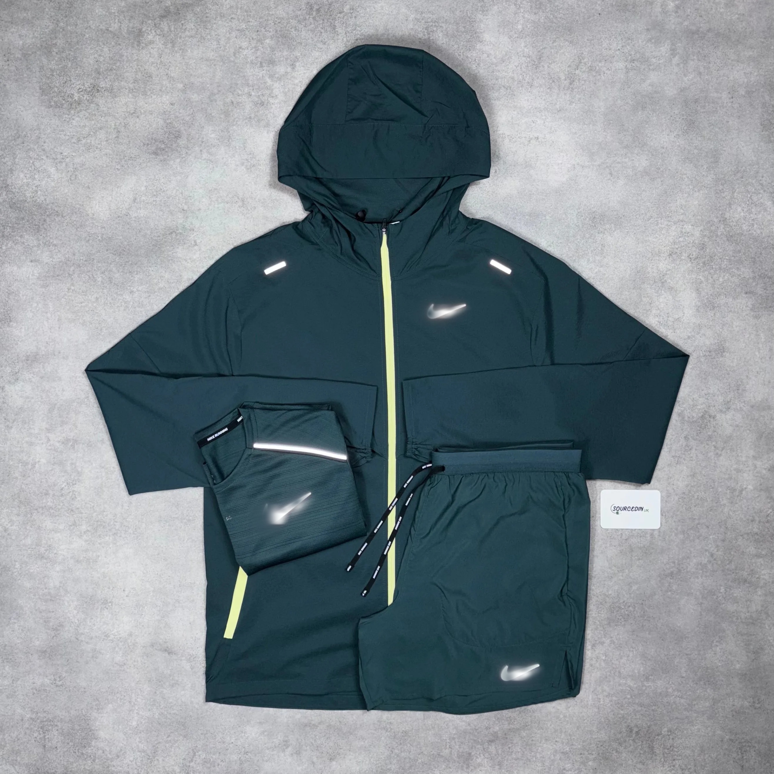 Nk Uv Windrunner Jacket 3-Piece 7” Challenger Short Set