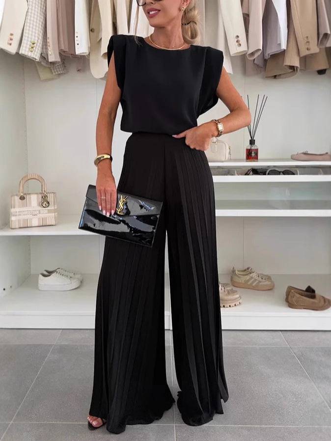 Two-piece set with sleeveless top and round neckline and pleated wide-leg trousers??