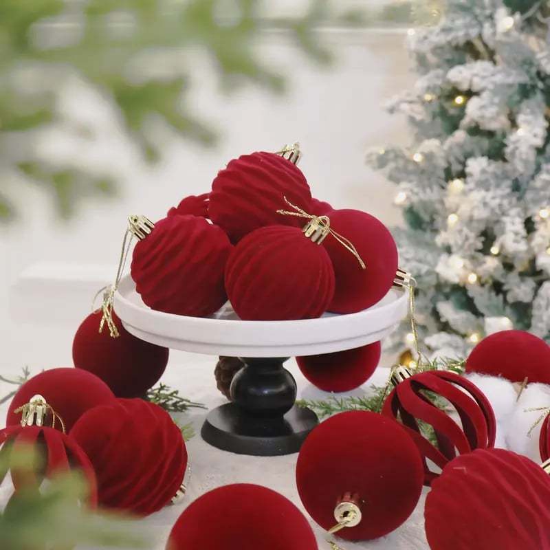 🎅 Luxe Velvet Christmas Balls – Elegant Holiday Glow