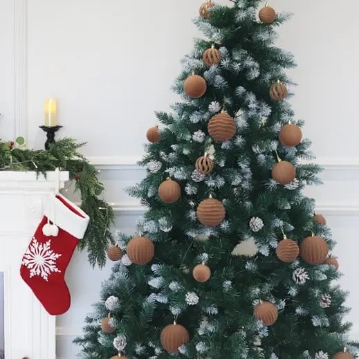 🎅 Luxe Velvet Christmas Balls – Elegant Holiday Glow