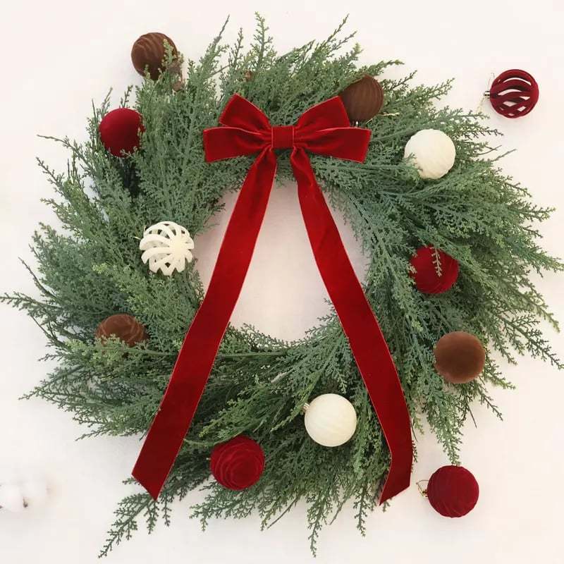 🎅 Luxe Velvet Christmas Balls – Elegant Holiday Glow