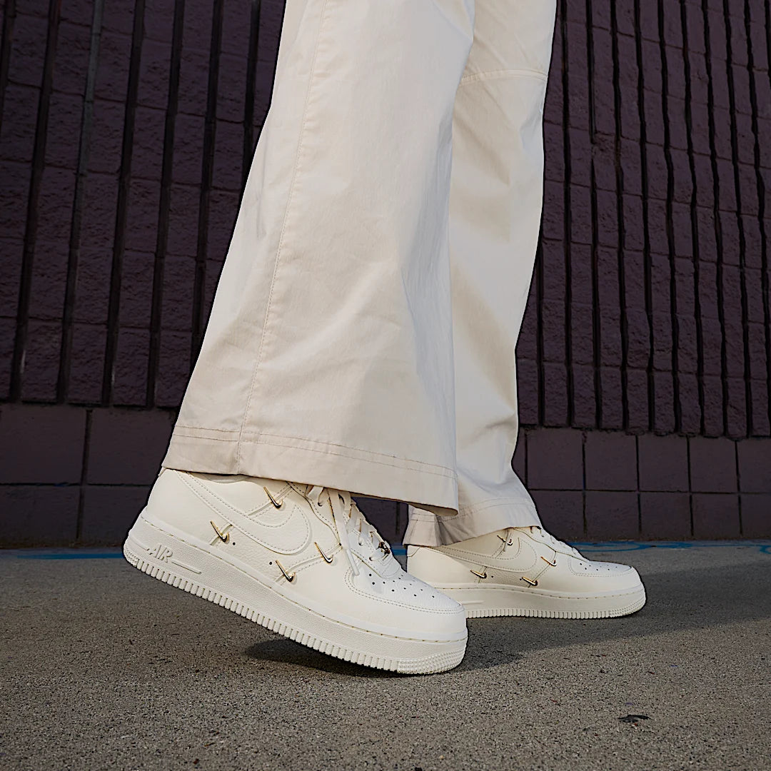 Nithtke Air Force 1 '07 LX CN Sail Gold Mini Swooshes