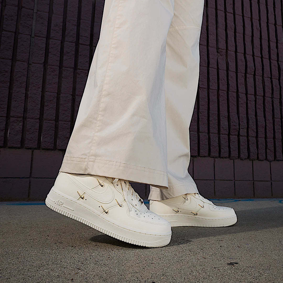 Nithtke Air Force 1 '07 LX CN Sail Gold Mini Swooshes