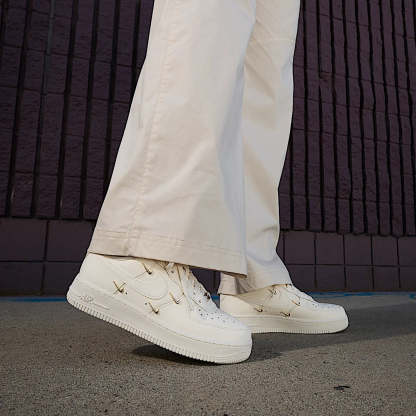 Nithtke Air Force 1 '07 LX CN Sail Gold Mini Swooshes