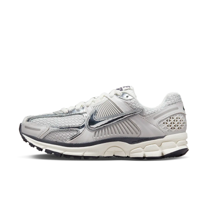 Nithtke Zoom Vomero 5 Photon Dust Metallic Silver