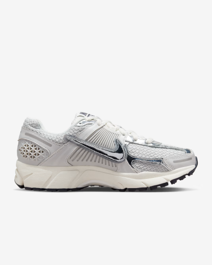 Nithtke Zoom Vomero 5 Photon Dust Metallic Silver