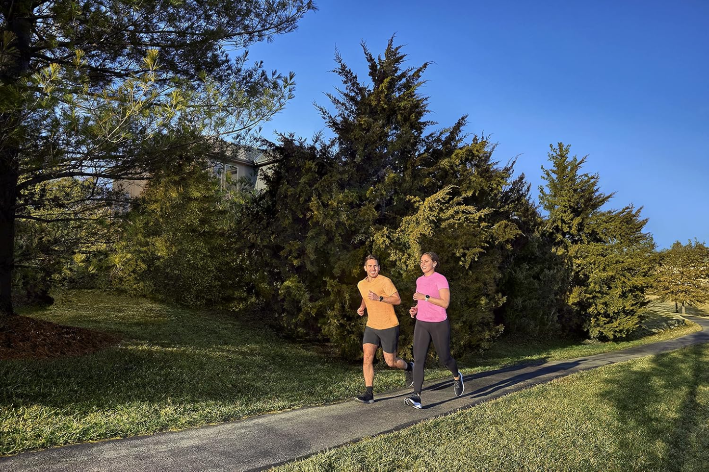 Garmin – Forerunner 55 - Montre GPS Multi-activités Running avec Fonctions d’Entrainement Coach et Cardio au Poignet – Blanche