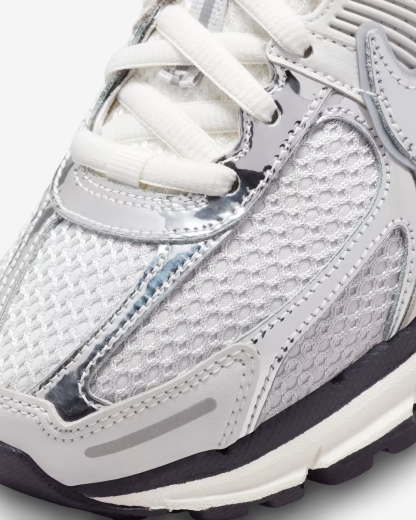 Nithtke Zoom Vomero 5 Photon Dust Metallic Silver