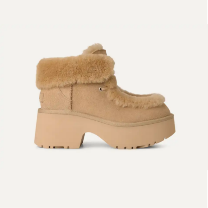 Women's Classic Esmee Lace Up Boot