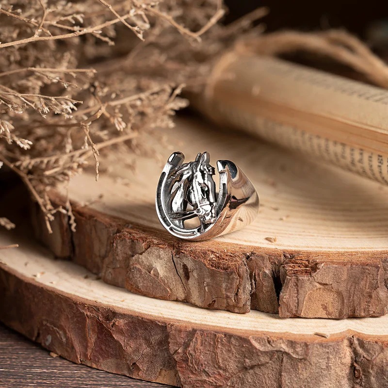 Lucky Horseshoe Horse Head Ring