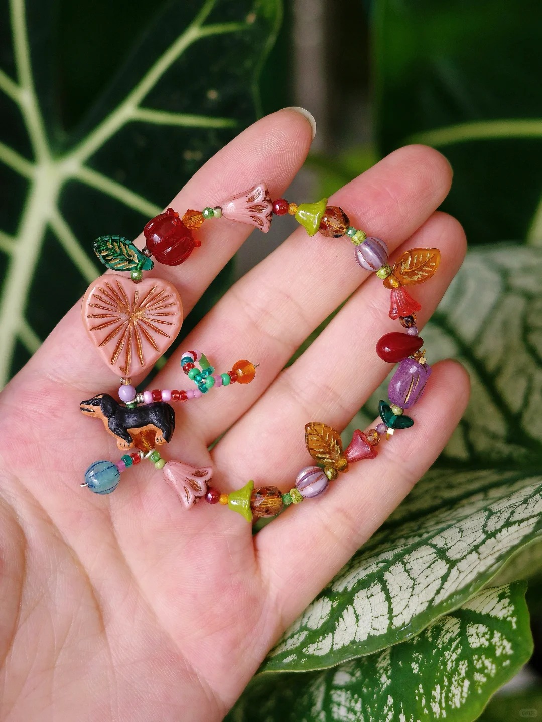 “The Romance of Puppies "playful retro pink bracelet