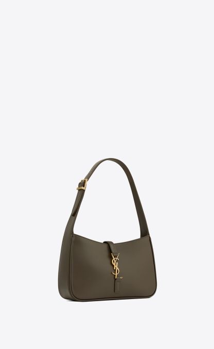 LE 5  7 IN SHINY LEATHER-GREY