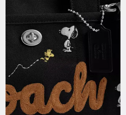 Cothtach X Peanuts Cargo Tote Bag With Snoopy Print
