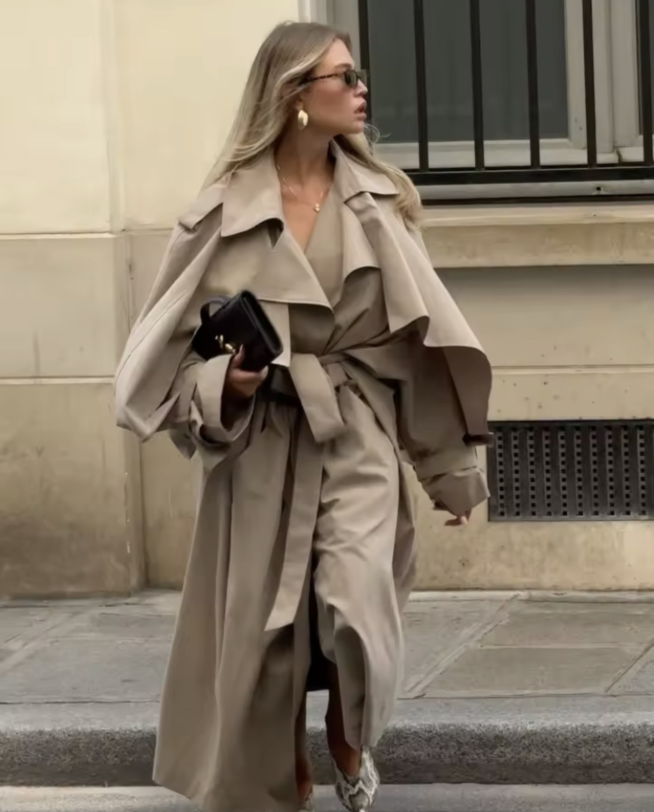 Fashionable Mid-Length Knee-Length Trench Coat