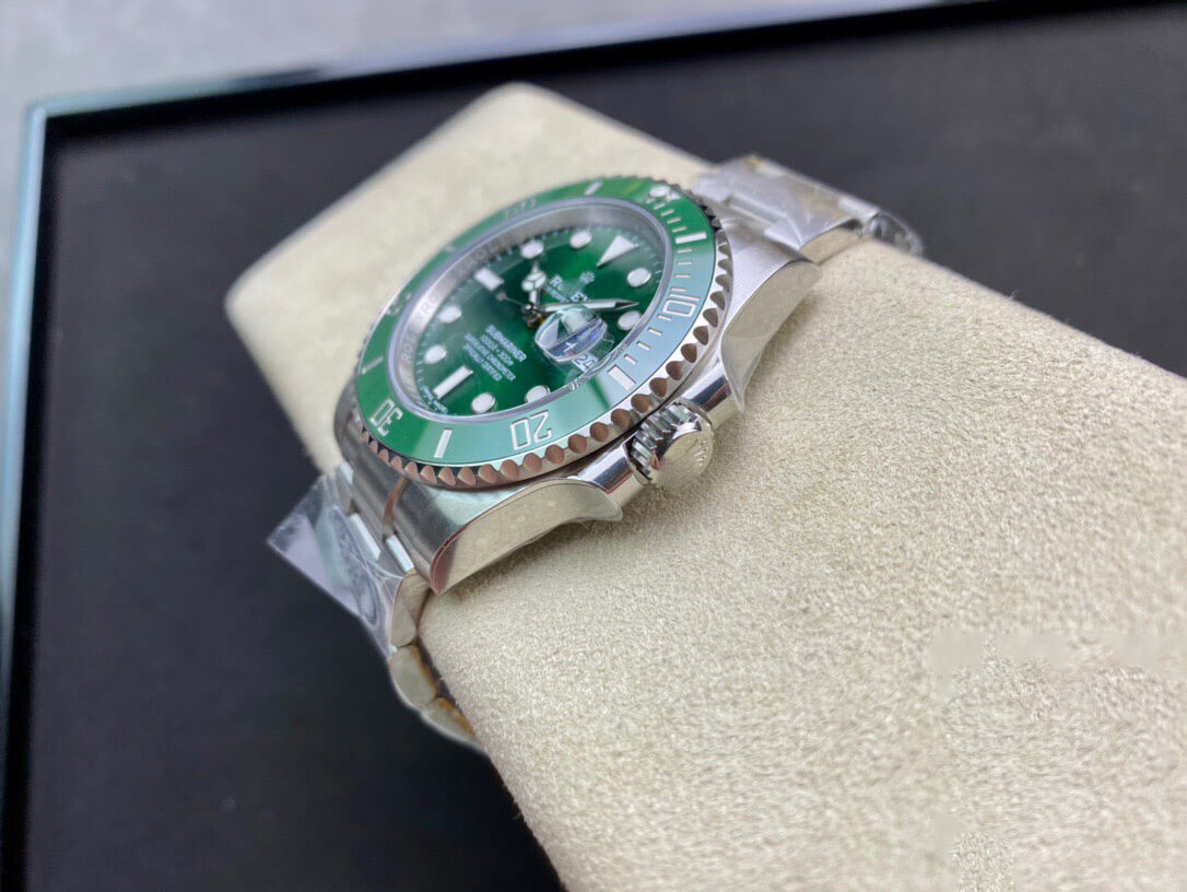 REPLICA ROLEX SUBMARINER 116610LV-97200 CLEAN FACTORY V4 STAINLESS STEEL STRAP