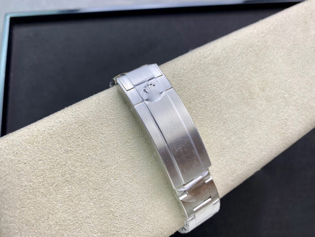 REPLICA ROLEX SUBMARINER 116610LV-97200 CLEAN FACTORY V4 STAINLESS STEEL STRAP