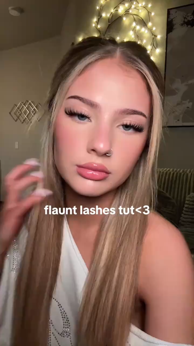 Flaunt | Dramatic Volume Collection Plush Pizzazz Lash