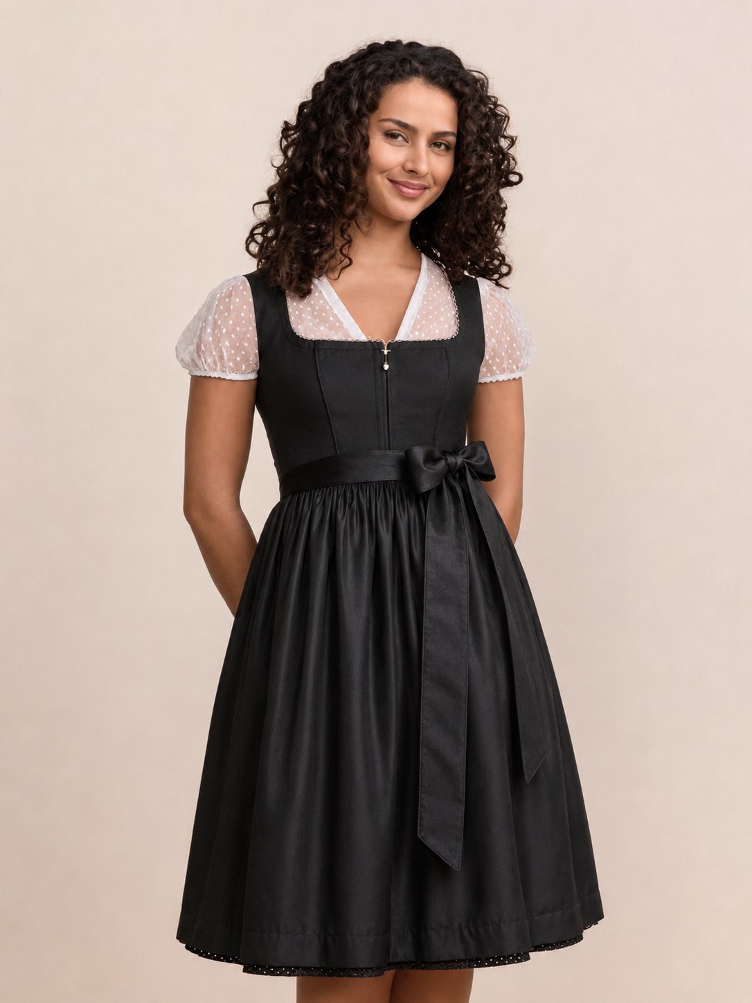 Dirndl DELIA in Schwarz
