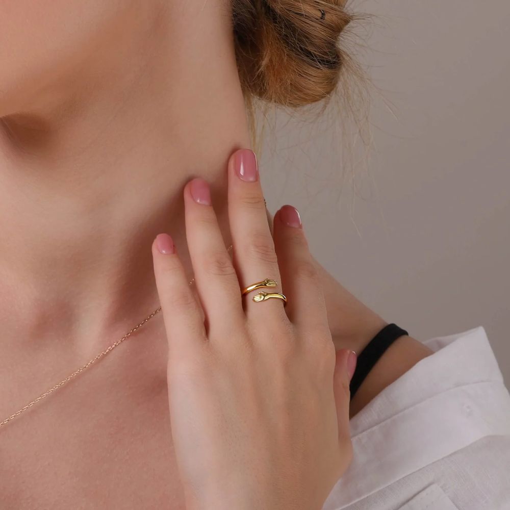 The Hug Ring – A Little Hug You Can Wear