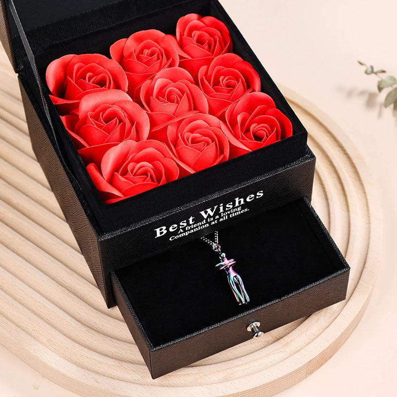 Hugging Couple Necklace – Meaningful Gift for Her