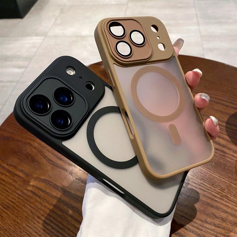 Soft-Feel Matte MagSafe iPhone 17 Case