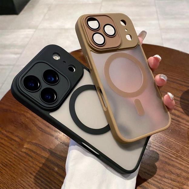 Soft-Feel Matte MagSafe iPhone 17 Case