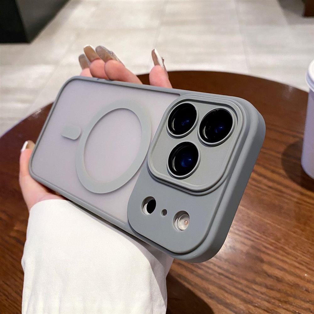 Soft-Feel Matte MagSafe iPhone 17 Case