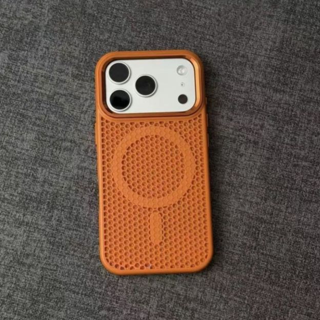Honeycomb Cooling MagSafe Case