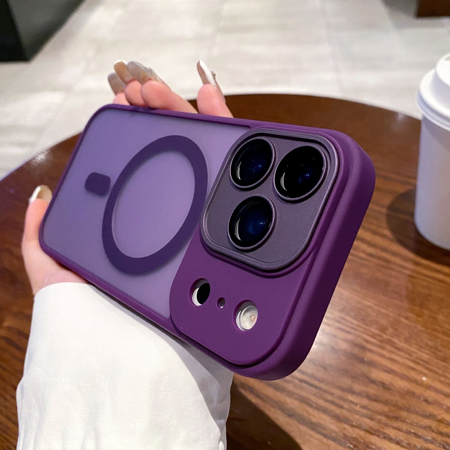 Soft-Feel Matte MagSafe iPhone 17 Case