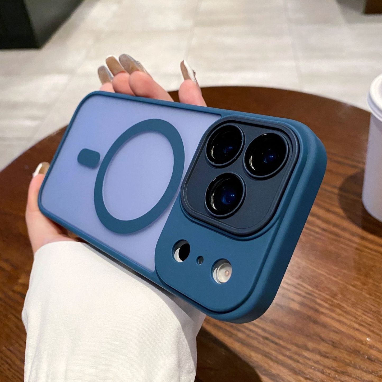 Soft-Feel Matte MagSafe iPhone 17 Case