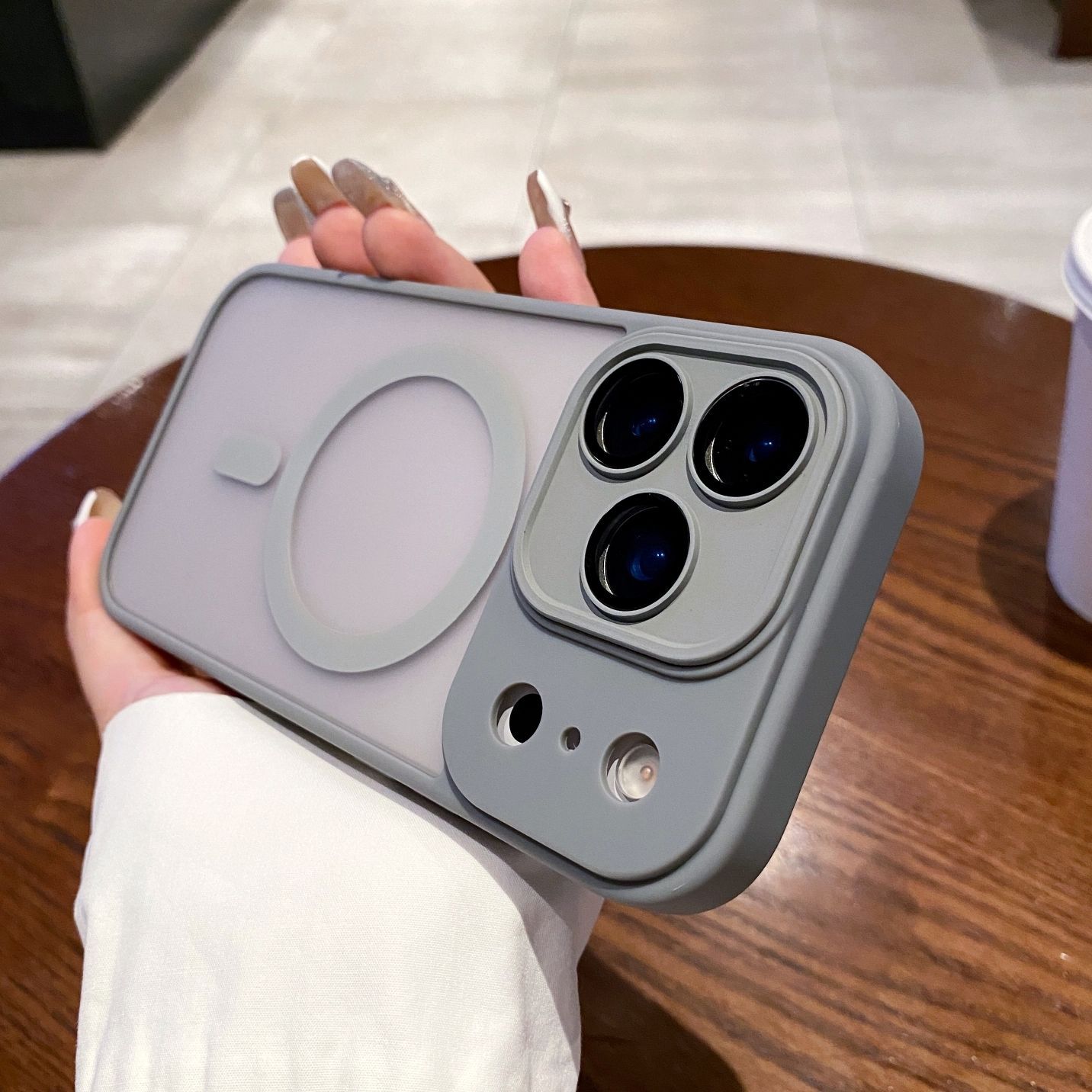 Soft-Feel Matte MagSafe iPhone 17 Case