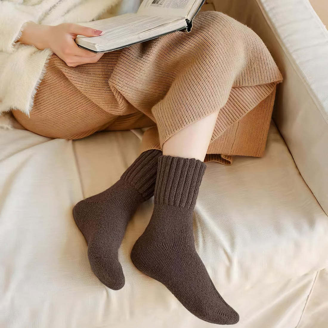 [Copy]【🔥Buy 1 Get 4 Free Only $5.99 for a pair】5 Pairs-Women's Solid Mid-calf Socks