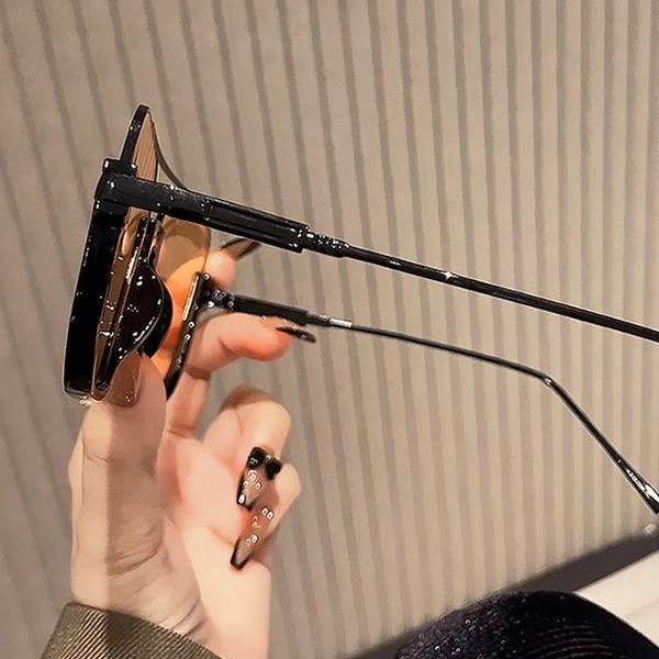 💥Last Day Promotion 49% OFF - Classic Aviator Sunglasses – Unisex, All-Match, Tinted Lenses