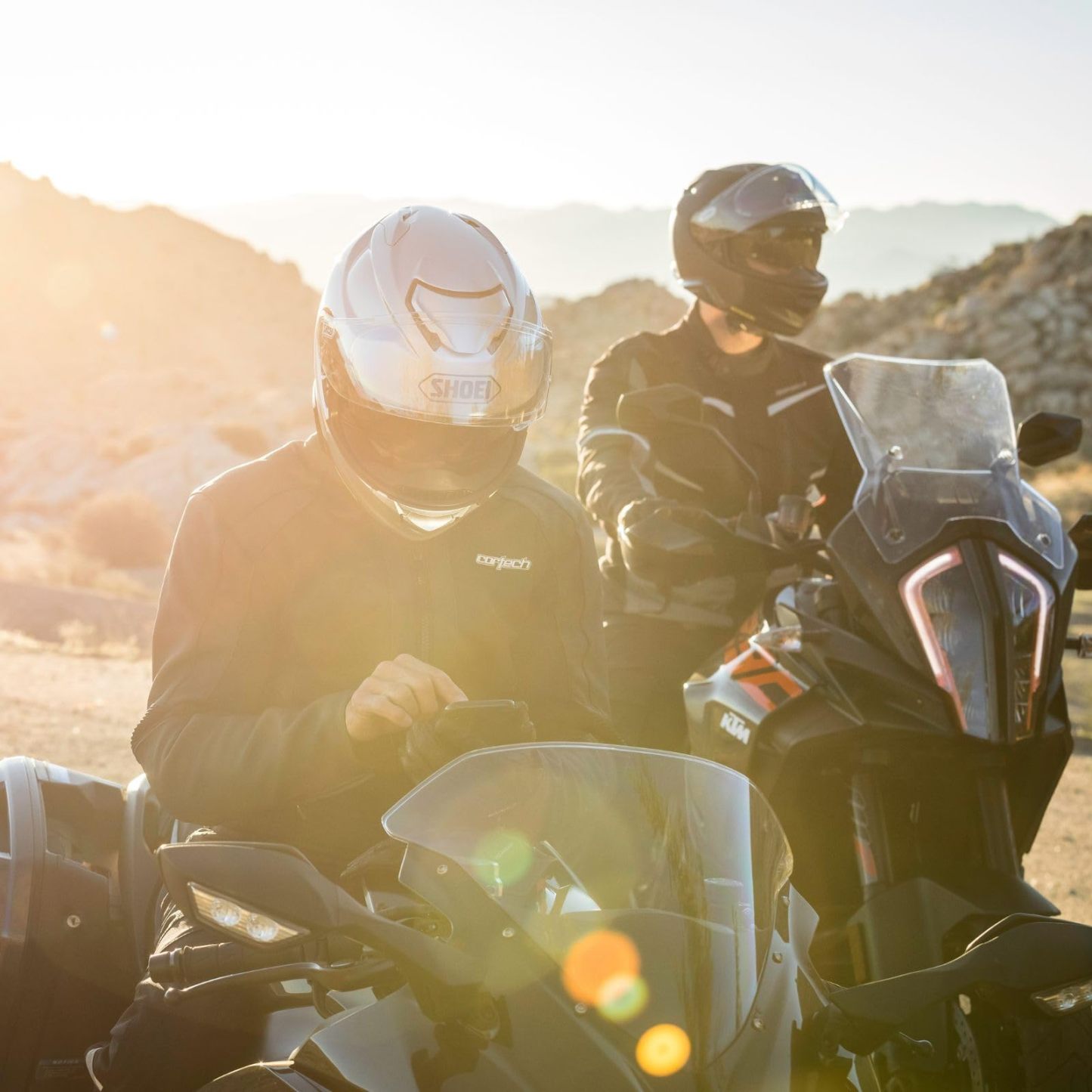 Capacete Shoei GT-AIR II - Um capacete integral exclusivo para turismo de alta qualidade que combina funcionalidade com design refinado