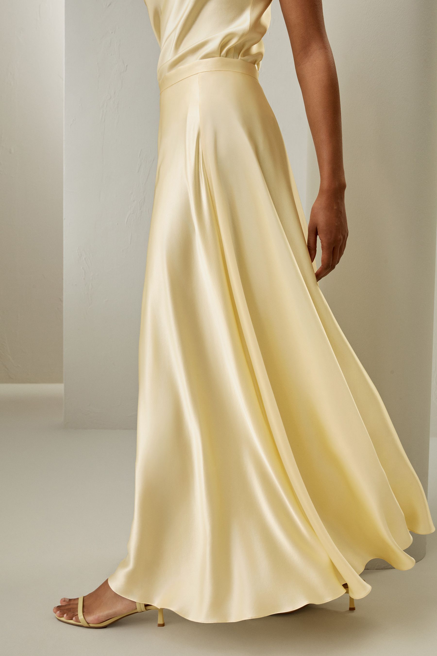 #color_LILYÁUREA® Golden-Yellow