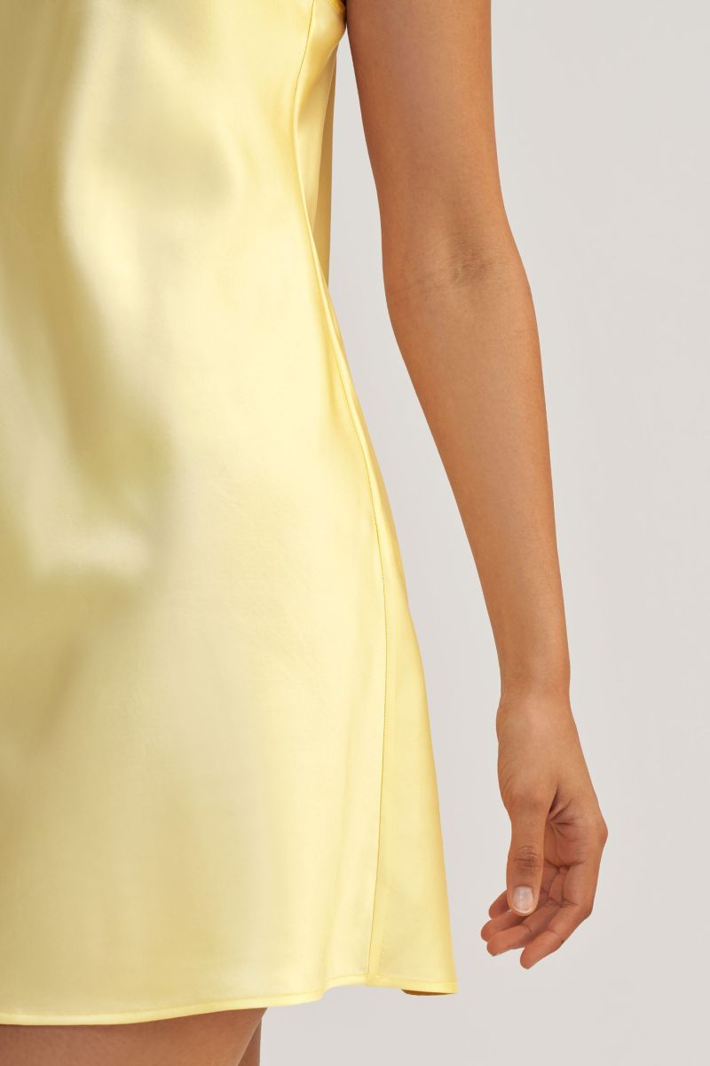 #color_22MM LILYÁUREA® Golden-Yellow