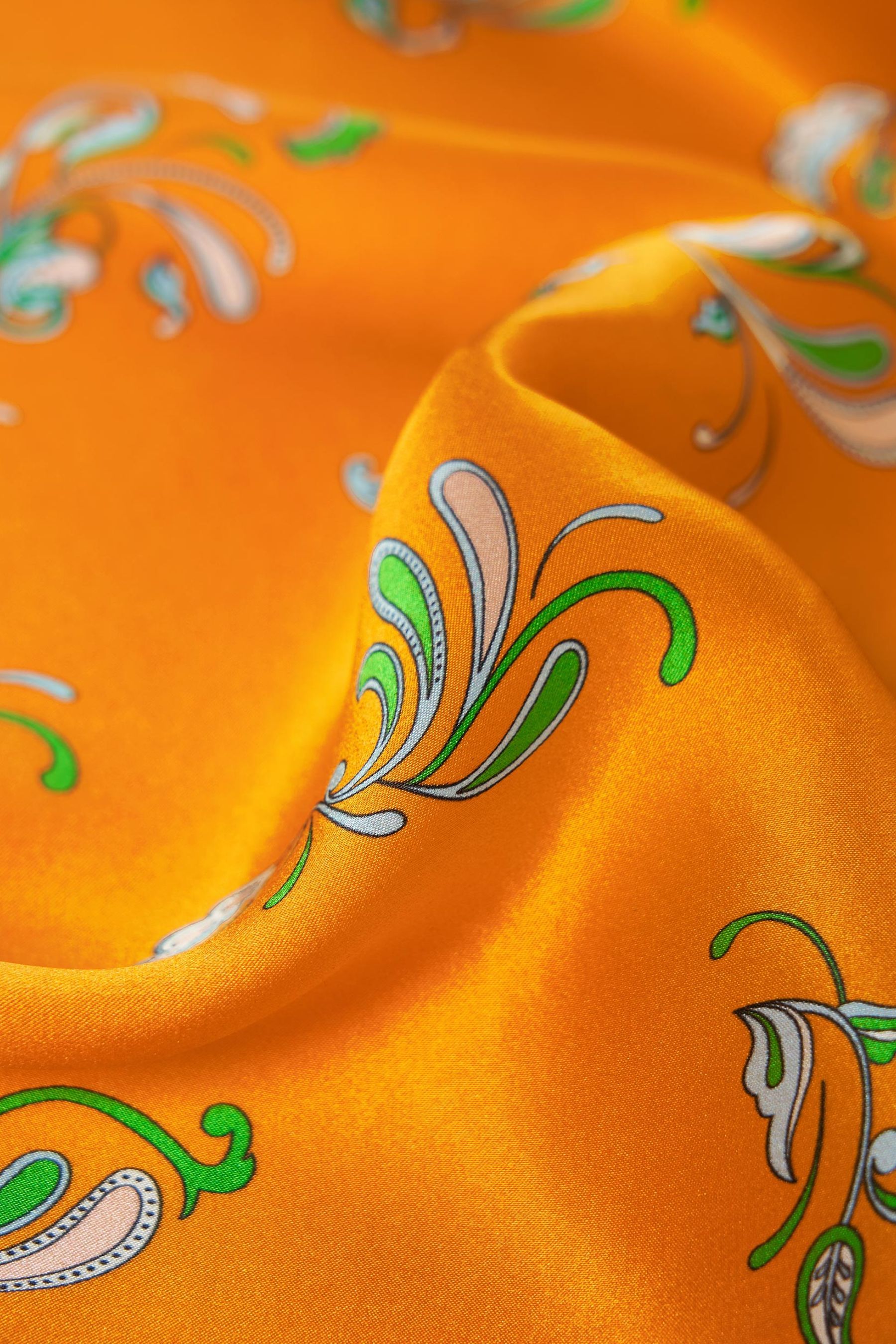 #color_Orange-Paisley