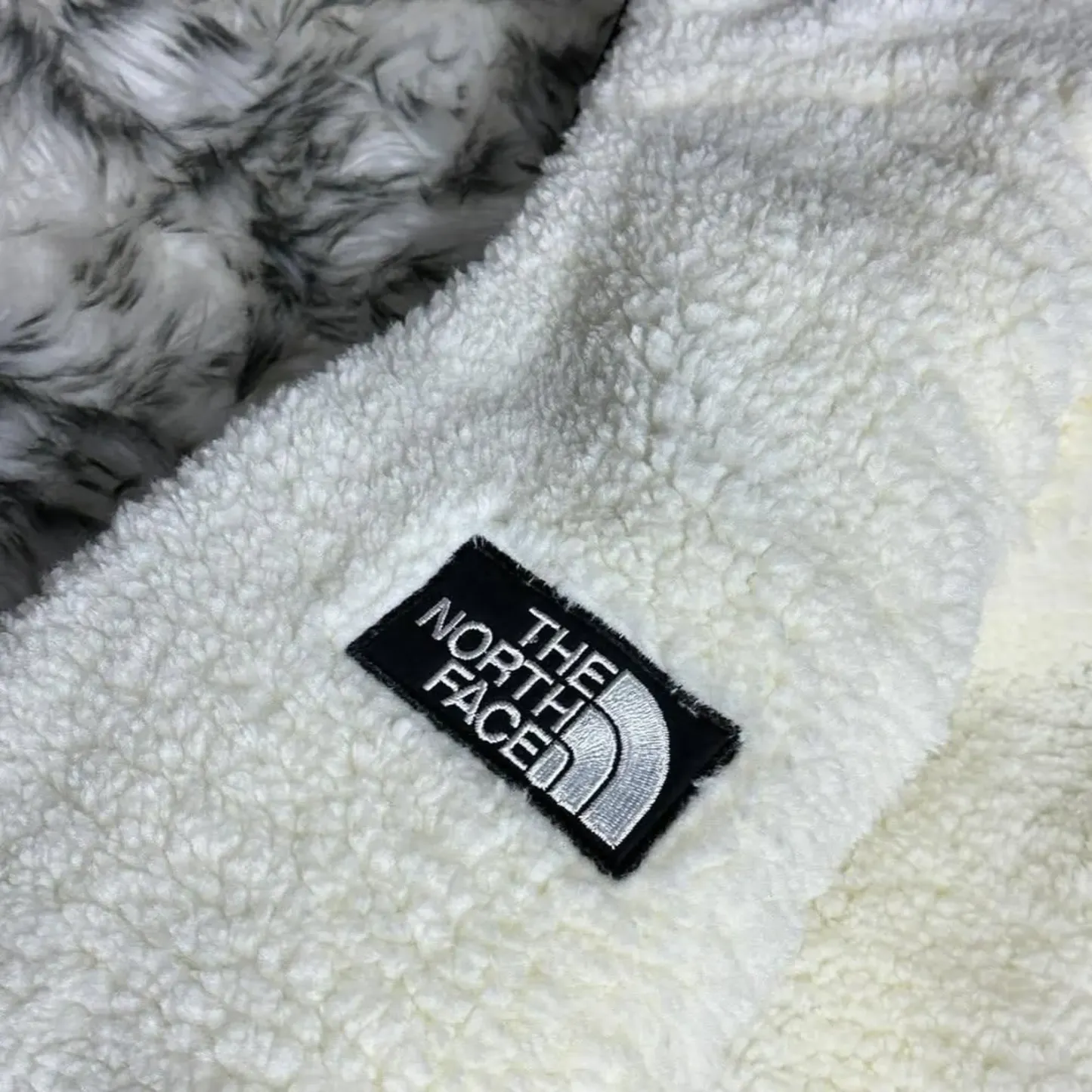 Reversible Puffer Jacket - Two Face.