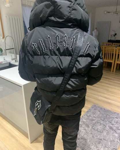 Trapstar Irongate Puffer Jacket Black