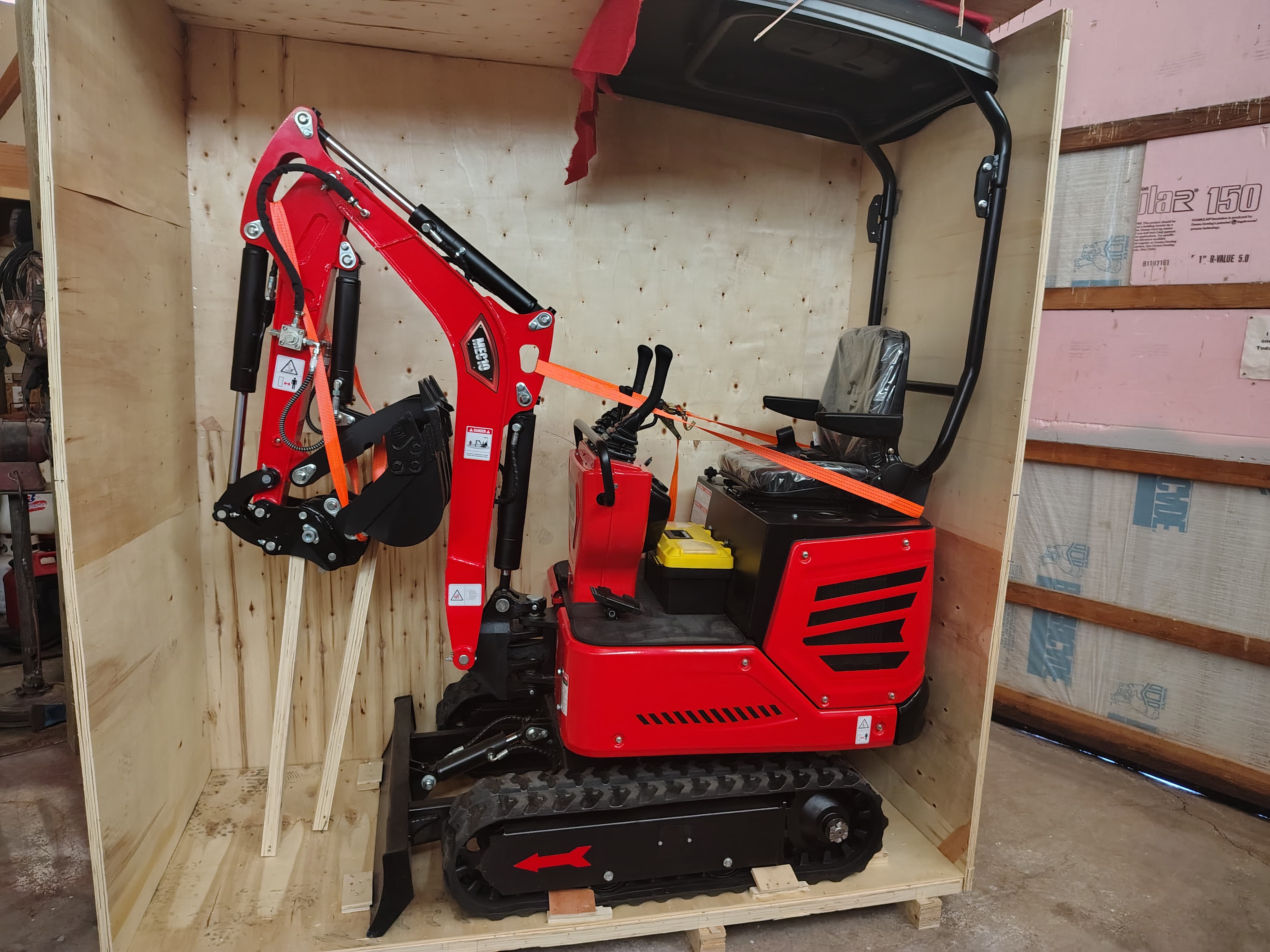 MEC10 mini excavator review photo 12